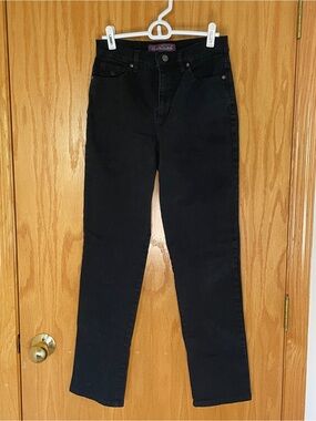 Gloria Vanderbilt Black Straight Leg Women's Jeans